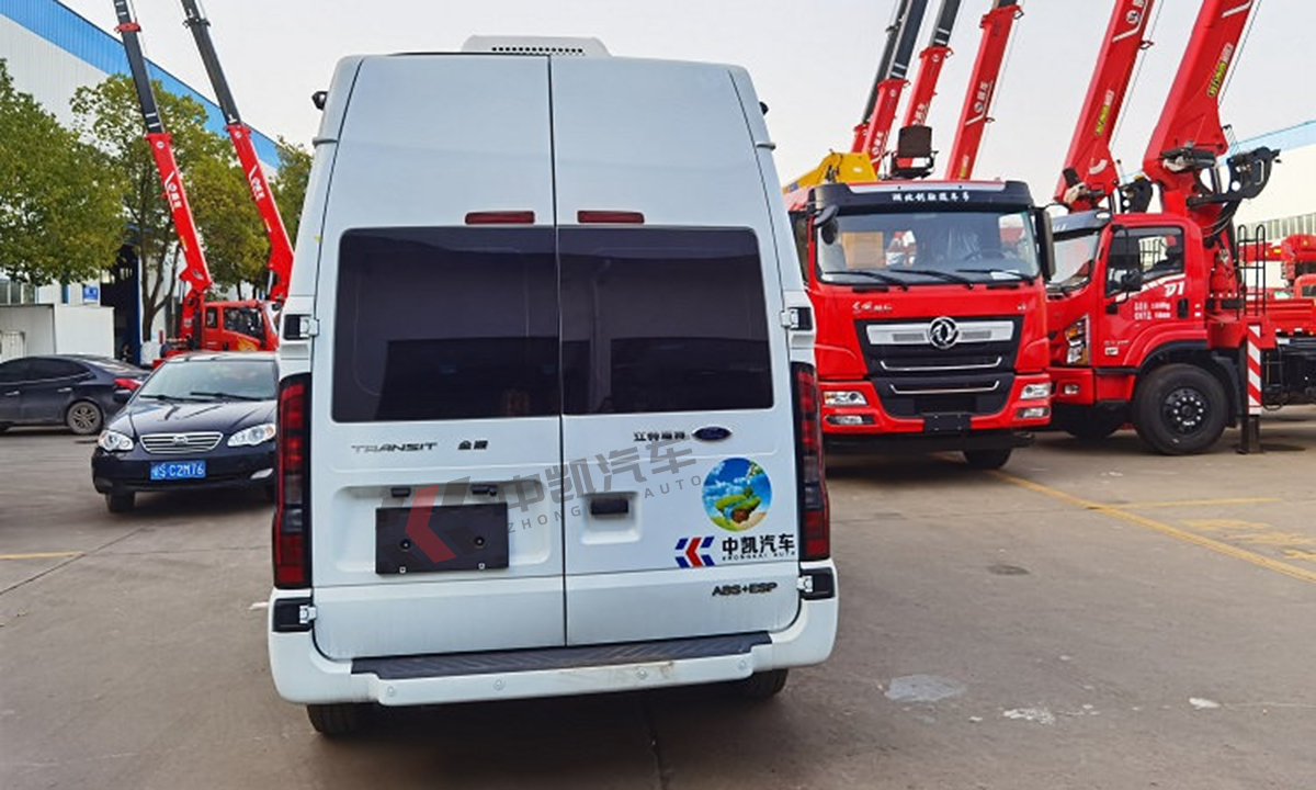 福特V348水質檢測車