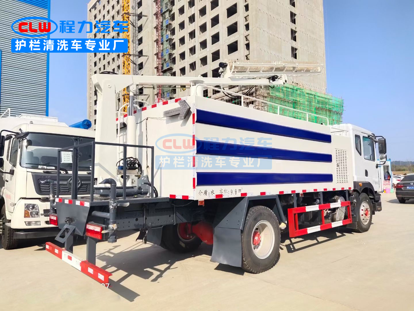 東風(fēng)D9光伏板清洗車