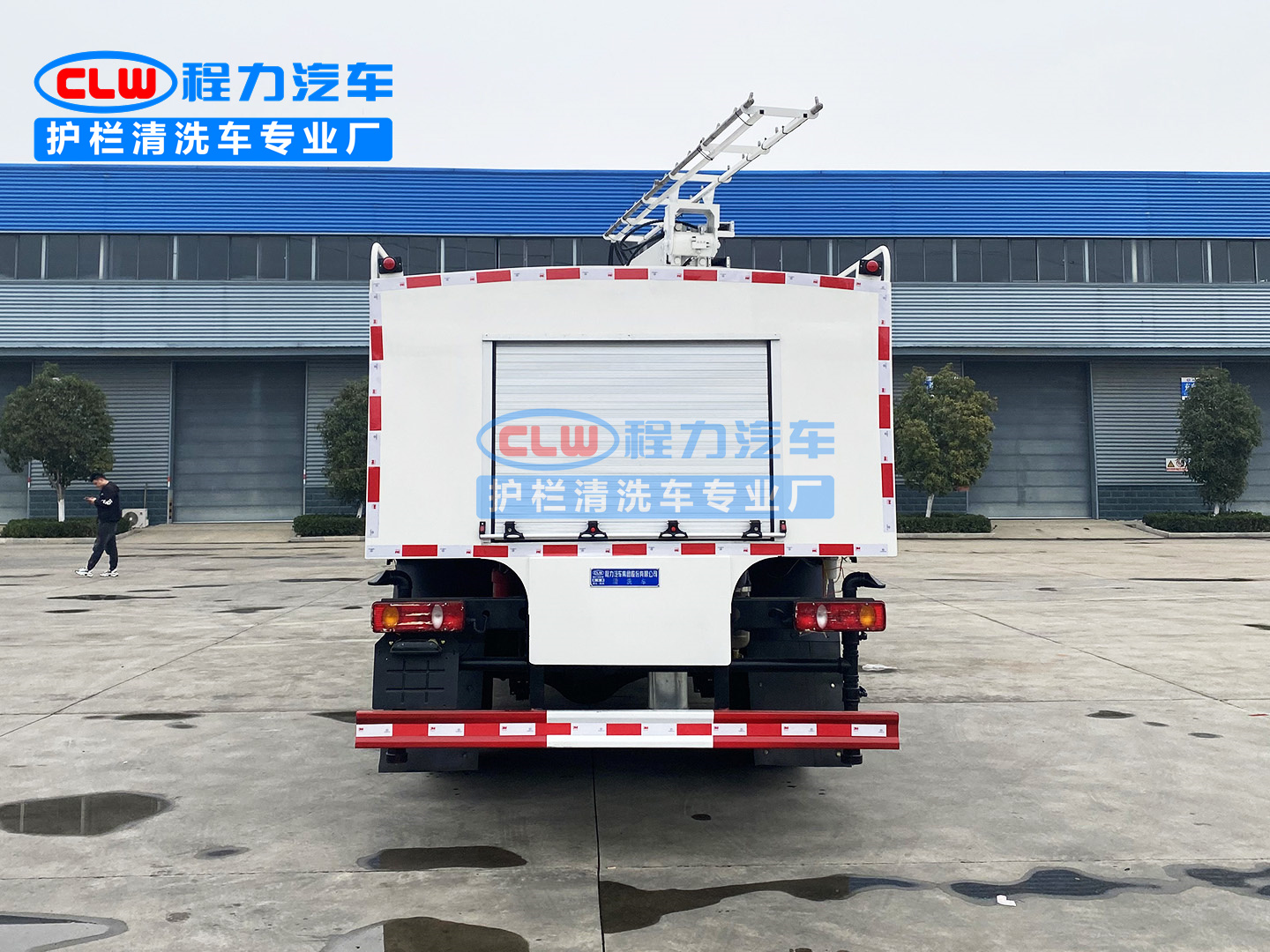 東風天錦6驅越野光伏板清洗車